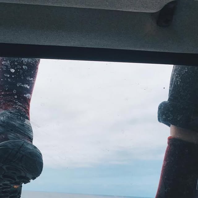 Nothing like Sami taking a nap on top of the car - a little bts of those hidden moments 😂
.
@sergiovillalbastudio @christianrosillo @samisauri