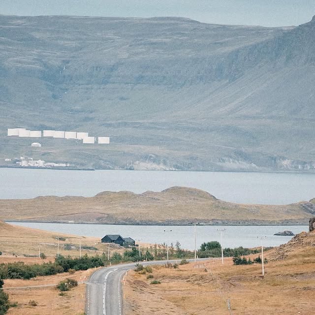 Into the Atlantic island - Iceland
.
Our days had started here in Iceland, going out from Reykjavik towards the wesfjords!
.
Pic by @sergiovillalbastudio